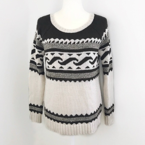American Eagle Outfitters Sweaters - DONATING American Eagle Wave Swirl Print Sweater